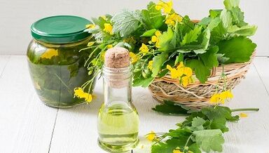 Ηχογράφηση Celandine για τη θεραπεία του μύκητα νυχιών